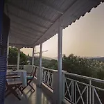 Sea Waves نيا إيبيدافروس